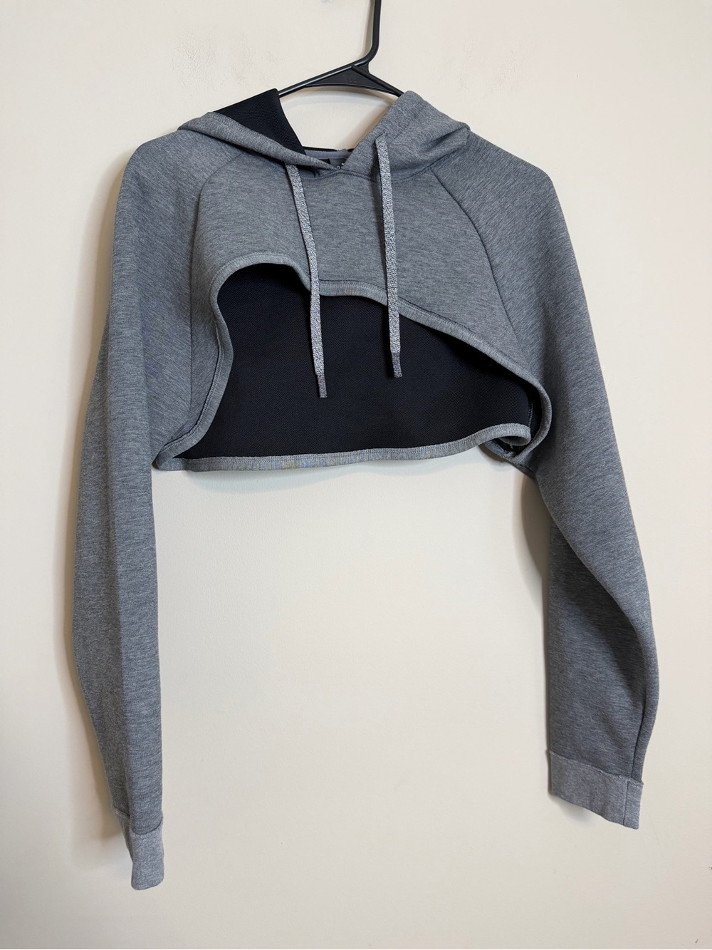 Nike Women's Dry Shrug Cropped Hoodie Gray Long Sleeve Dri-FIT Size Medium